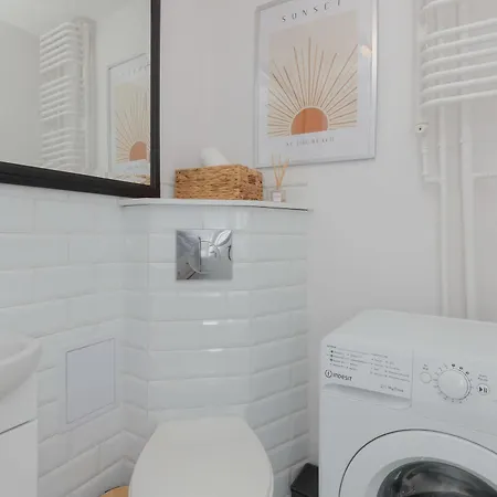 Bright Close To The By Renters
