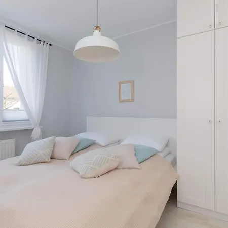 Apartment Bright Close To The By Renters Gdynia