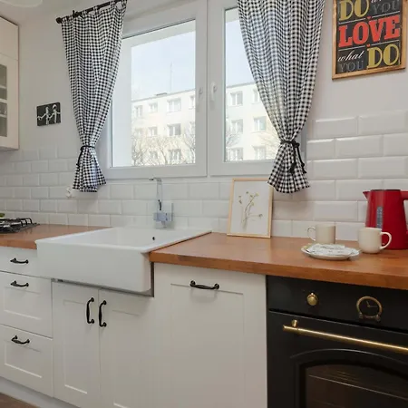 Apartment Bright Close To The By Renters Gdynia