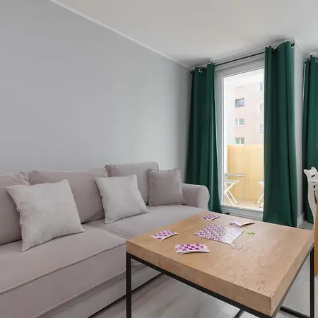 Apartment Bright Close To The By Renters Gdynia